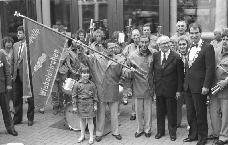 Эрих Хонеккер в&nbsp;1977 году