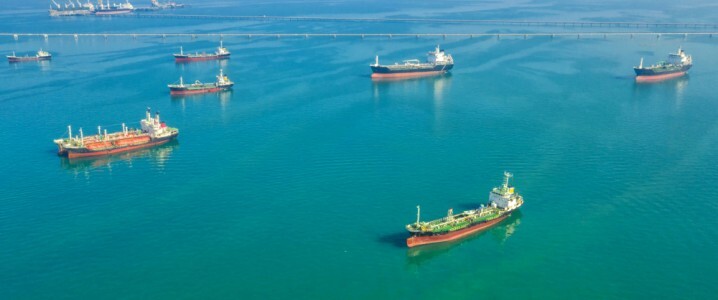 Через Ормузский пролив перевозят до&nbsp;30% мировой нефти и&nbsp;сжиженного газа